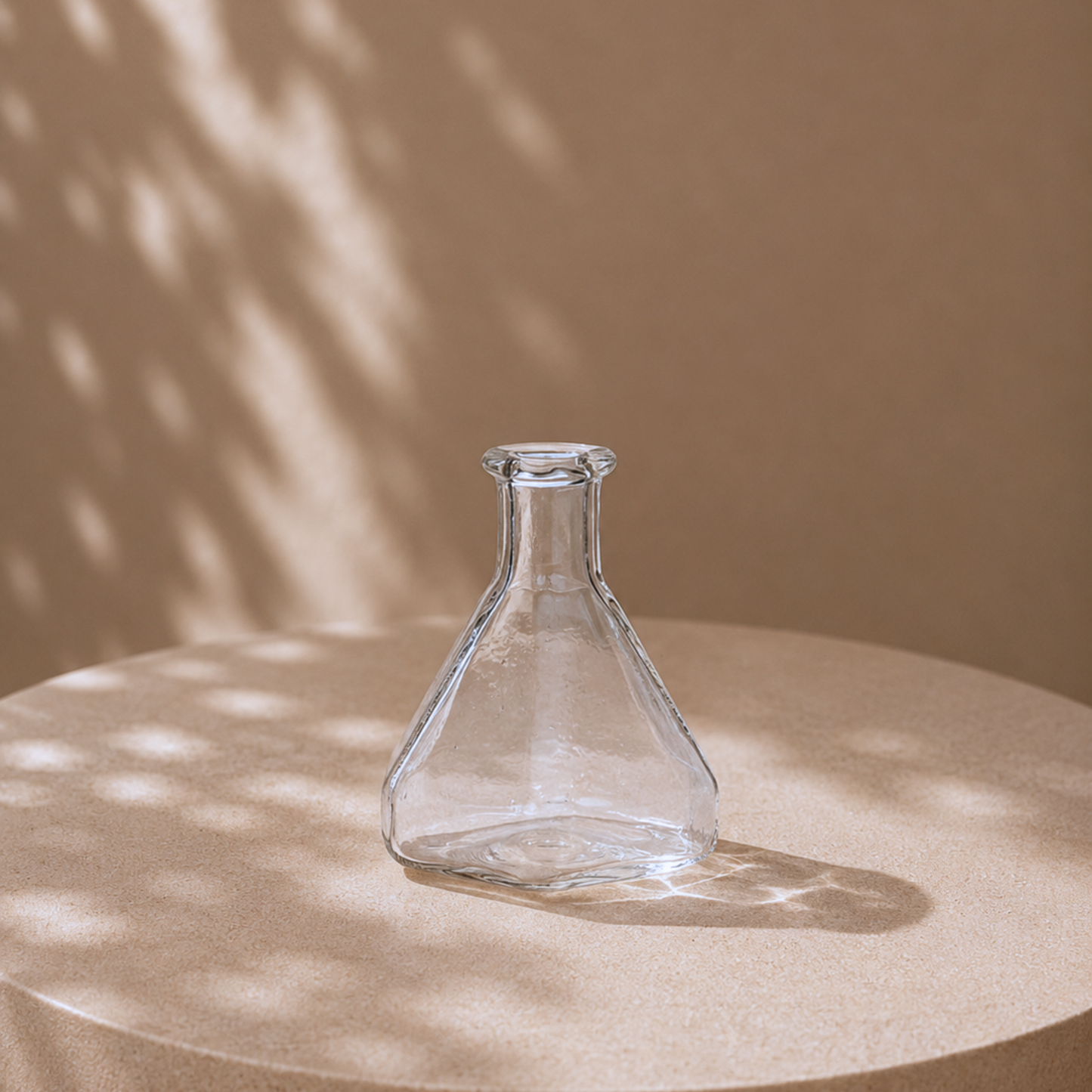 Glass_Pyramid_Vase_image_2