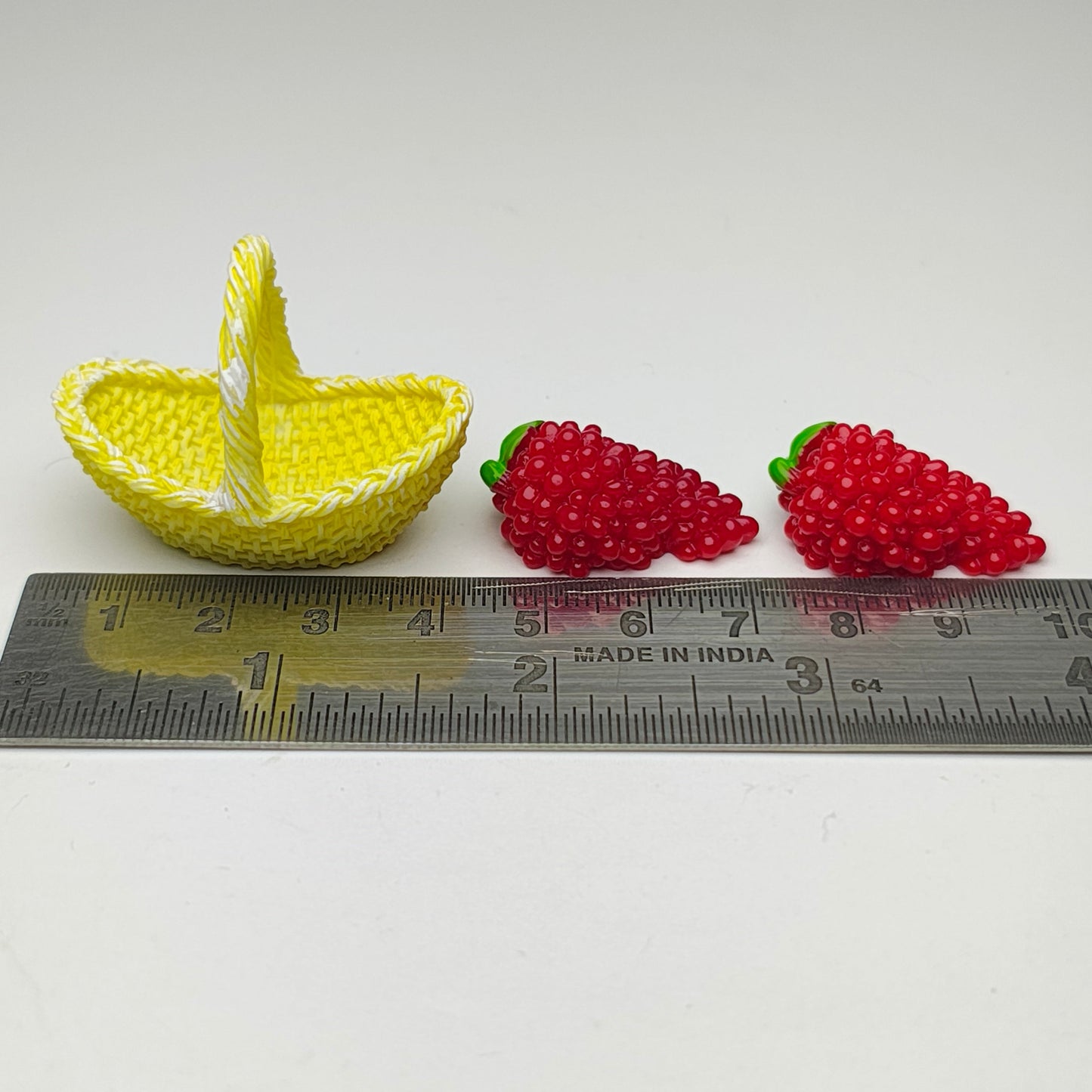 Red_Grapes_Basket_image_3