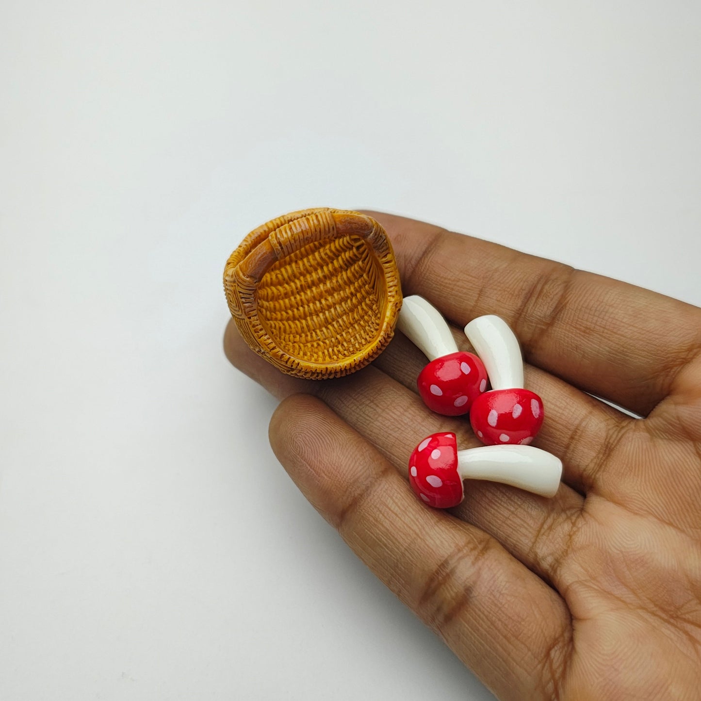 Red_Mushroom_Basket_image_2