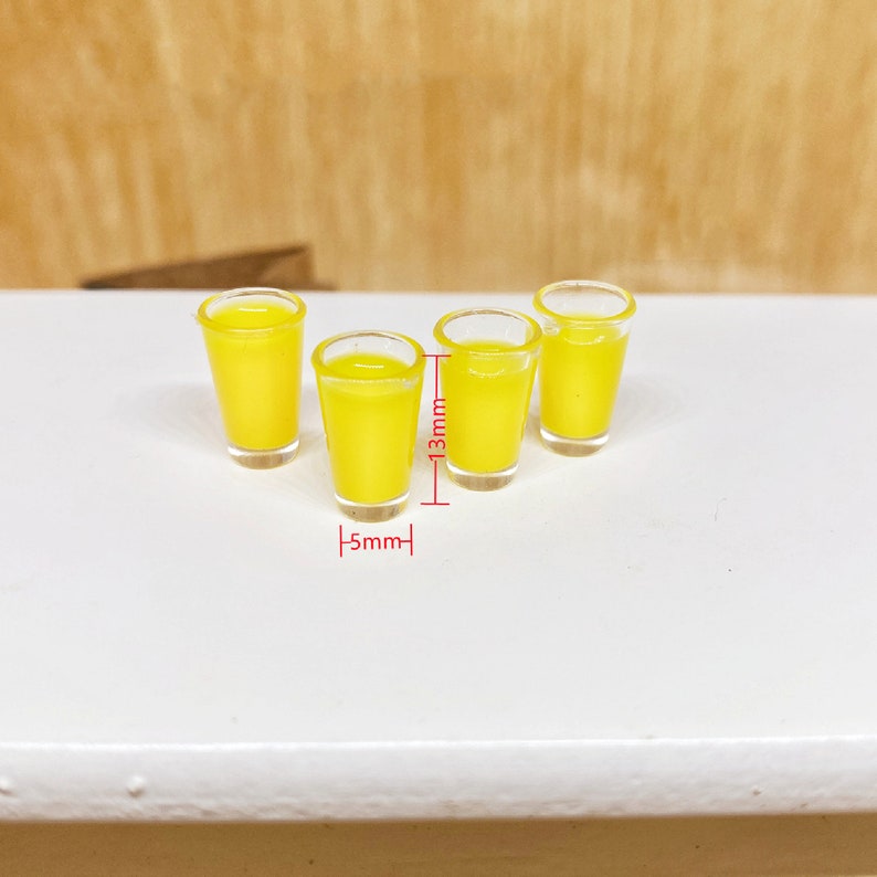 yellow cup per piece