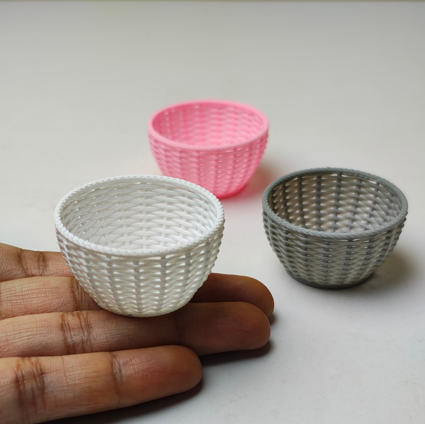 Basket per piece random colour