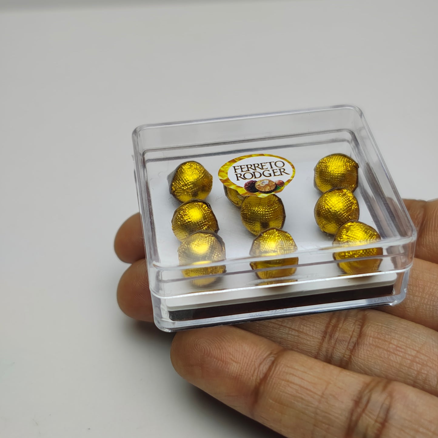 Miniature Ferrero rocher