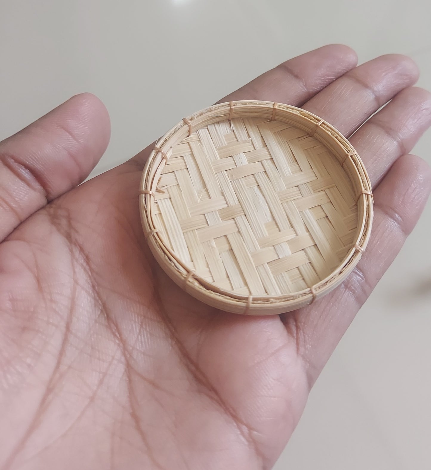 Round bamboo basket