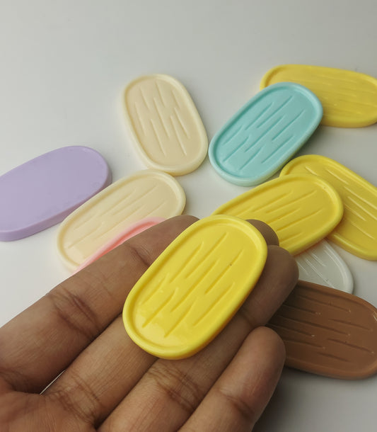 Oval plate random colour per piece