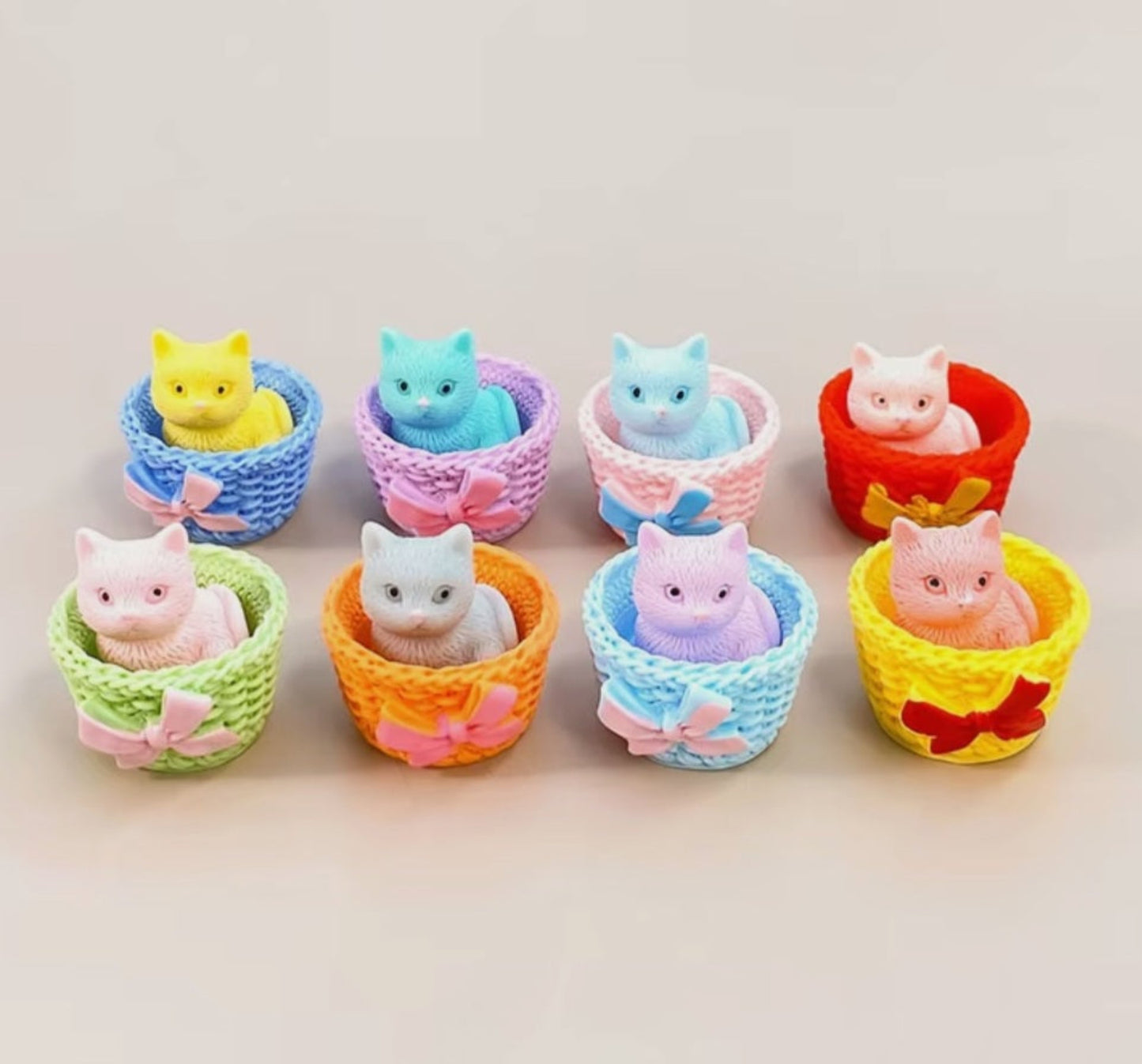 Cat_in_Basket_image_3