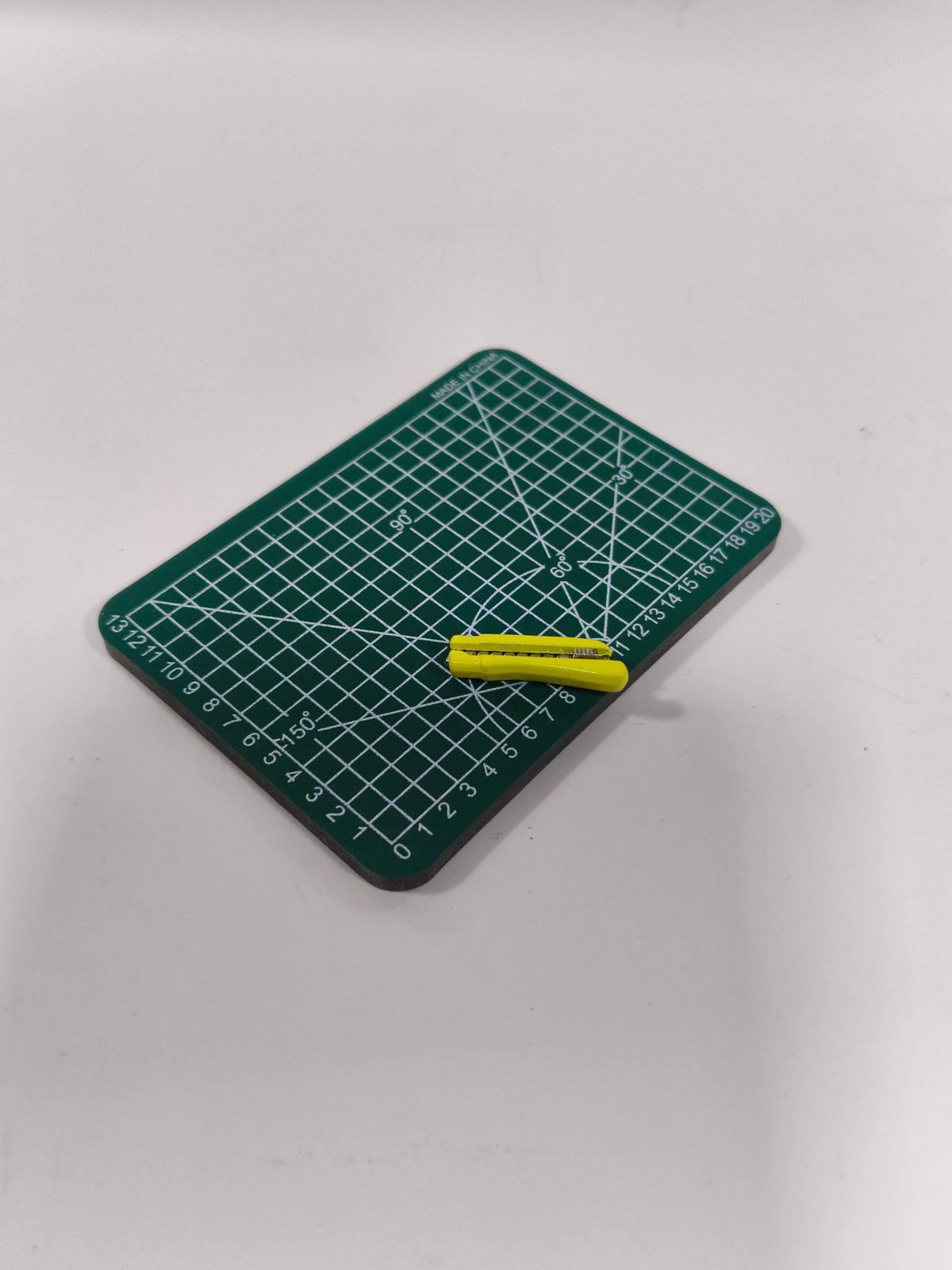Cutting_Mat_with_Cutter_image_3