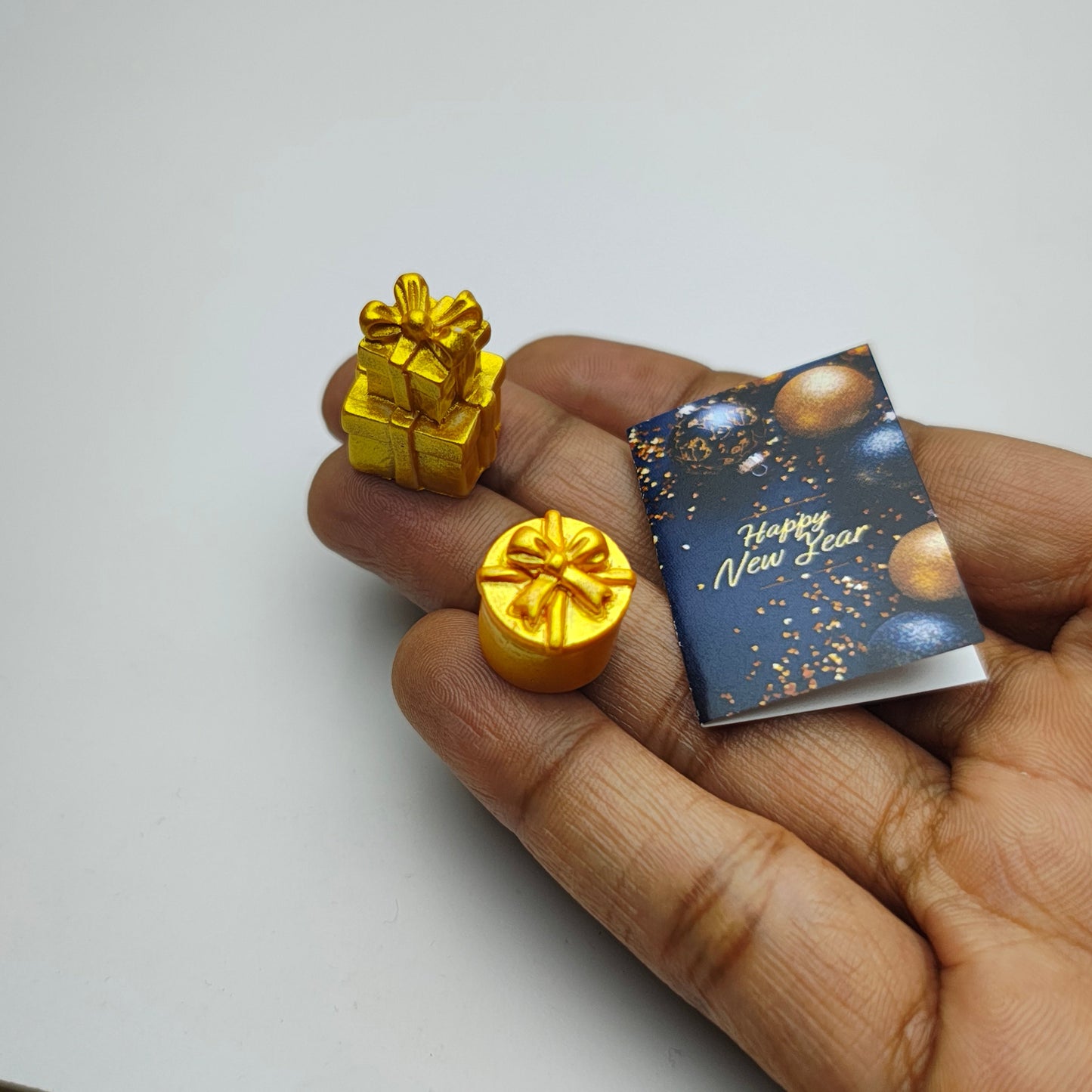 Gift_Box_and_Greeting_Card_image_1