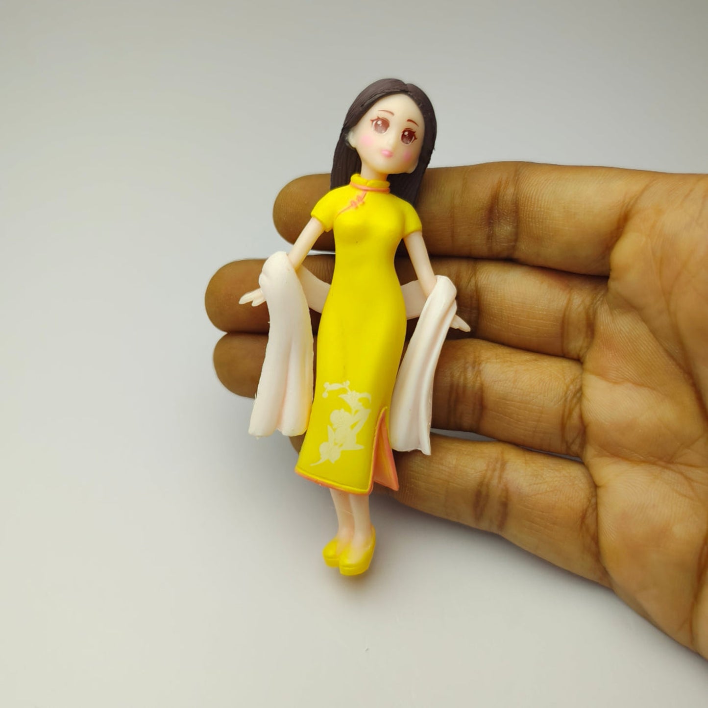 Girl_in_Chinese_Dress_Figurine_image_1