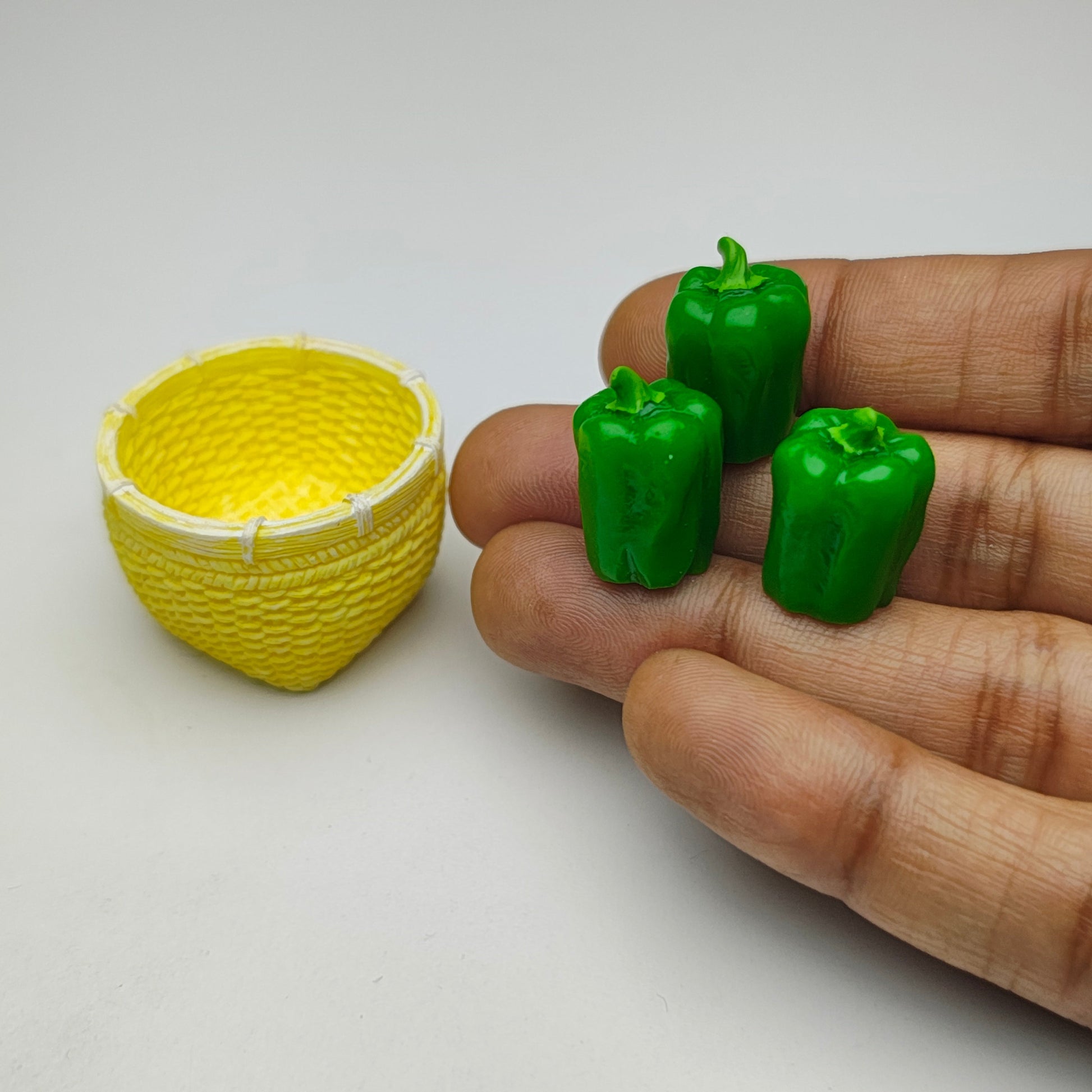 Green_Capsicum_Basket_image_2
