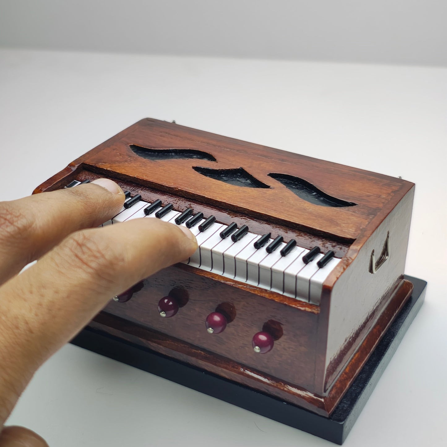 Harmonium_image_2