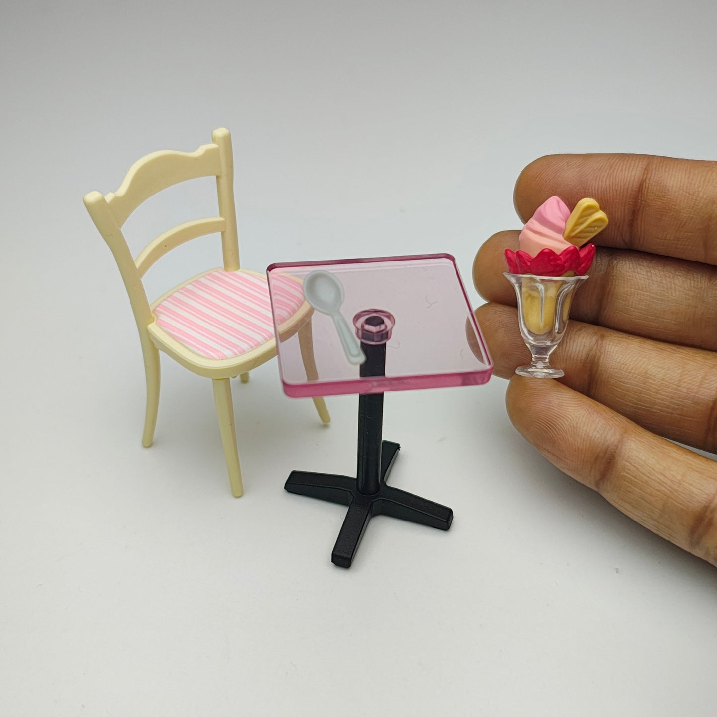 Icecream_Dining_Set._image_2