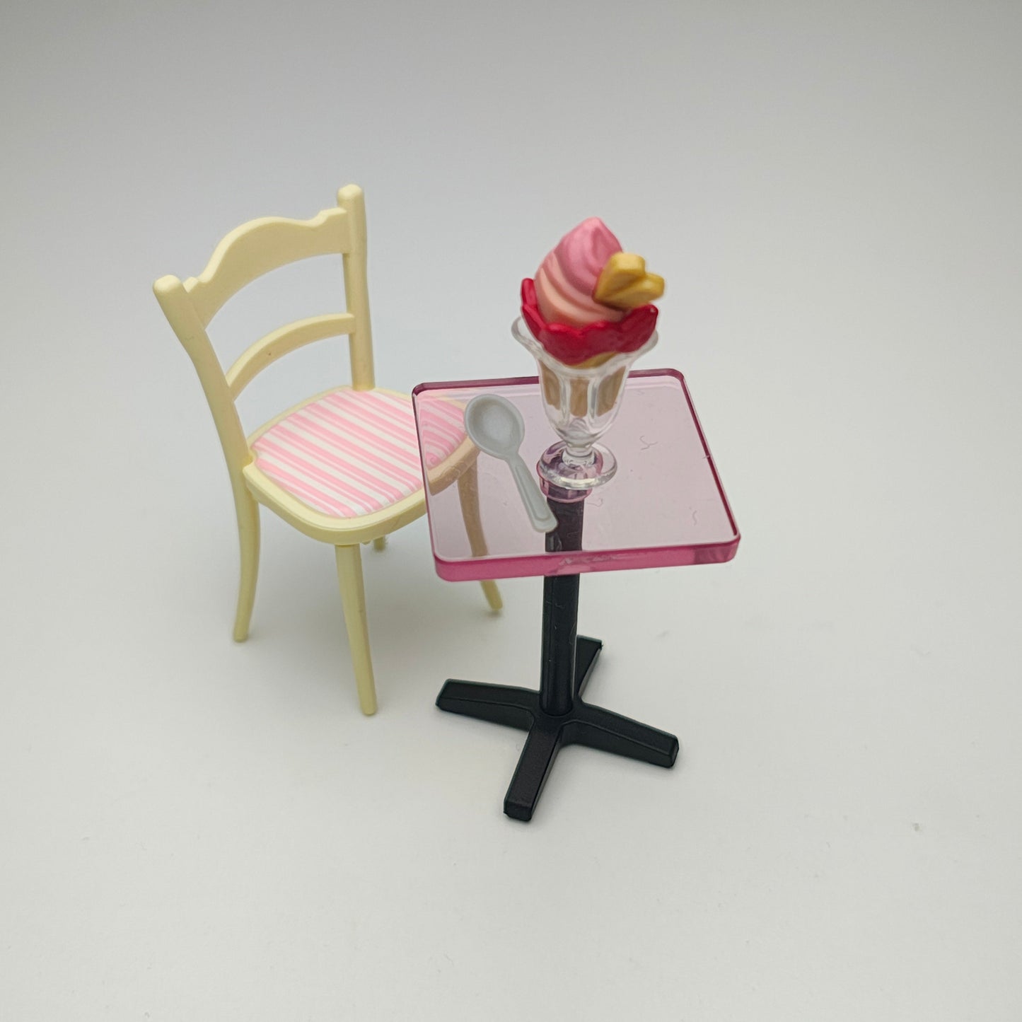 Icecream_Dining_Set._image_3