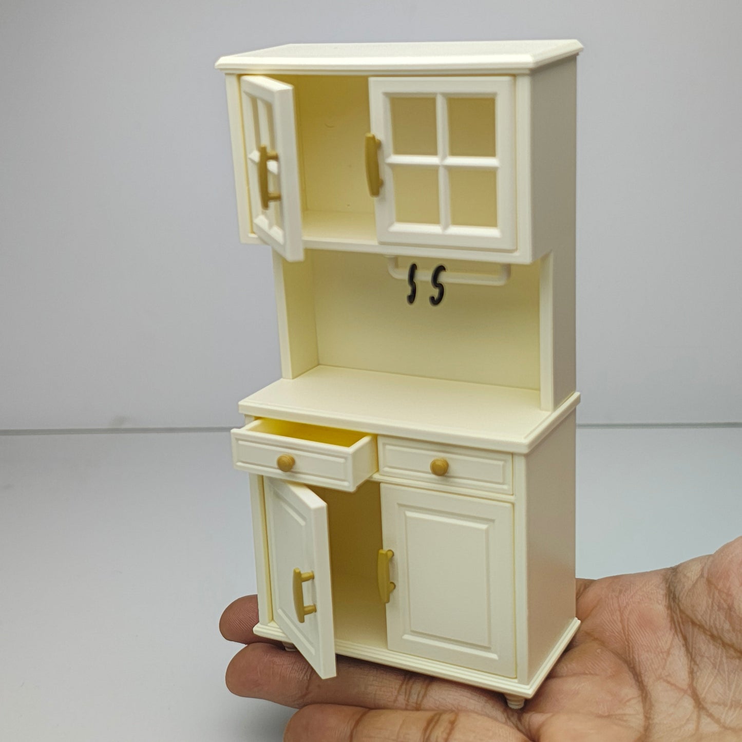 Kitchen_Hutch_Cabinet_image_1