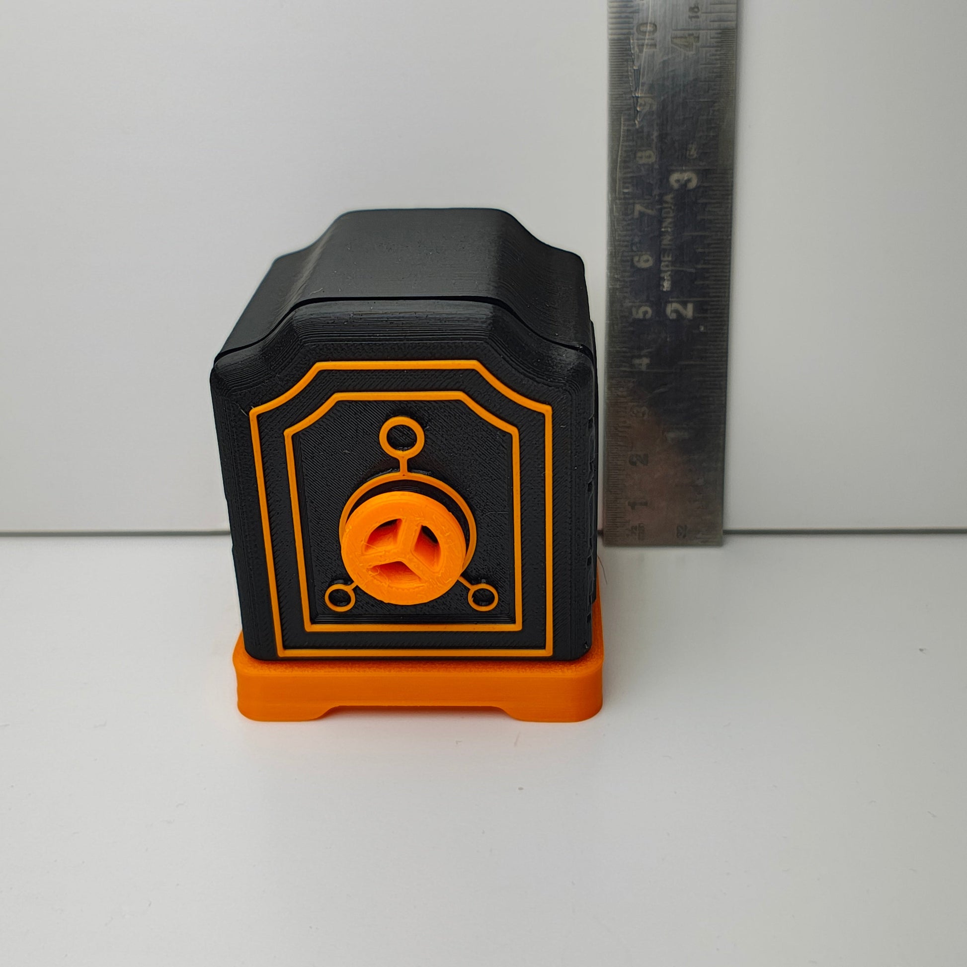 Locker_with_Cash_Bundle_image_7