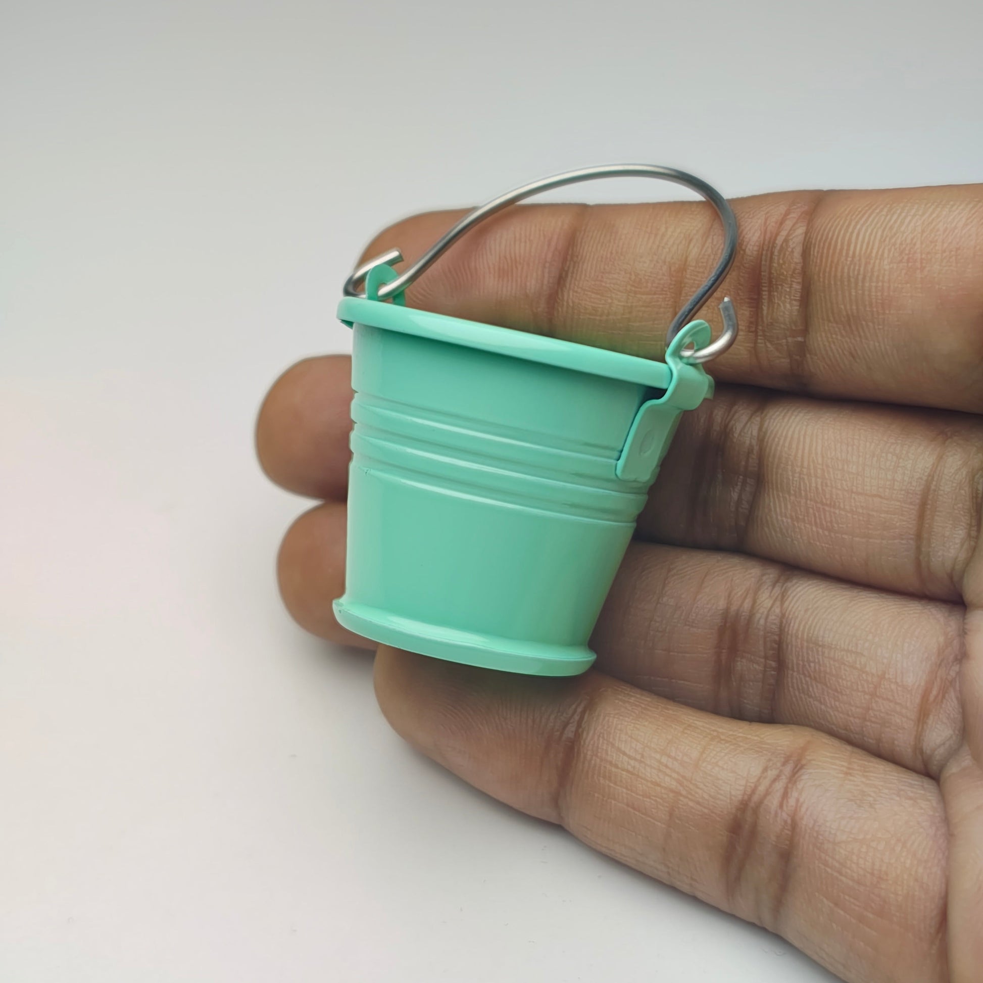 Metal_Bucket_image_1