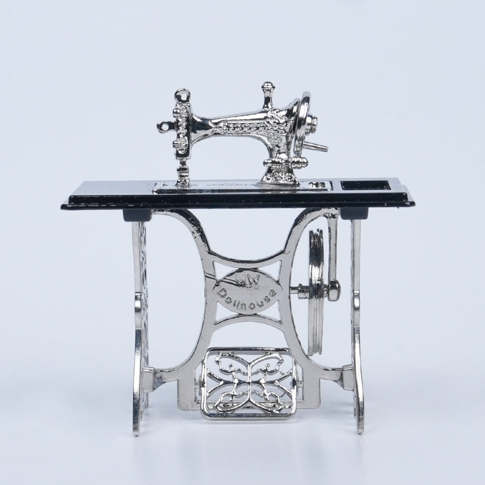 Metal_Sewing_Machine_image