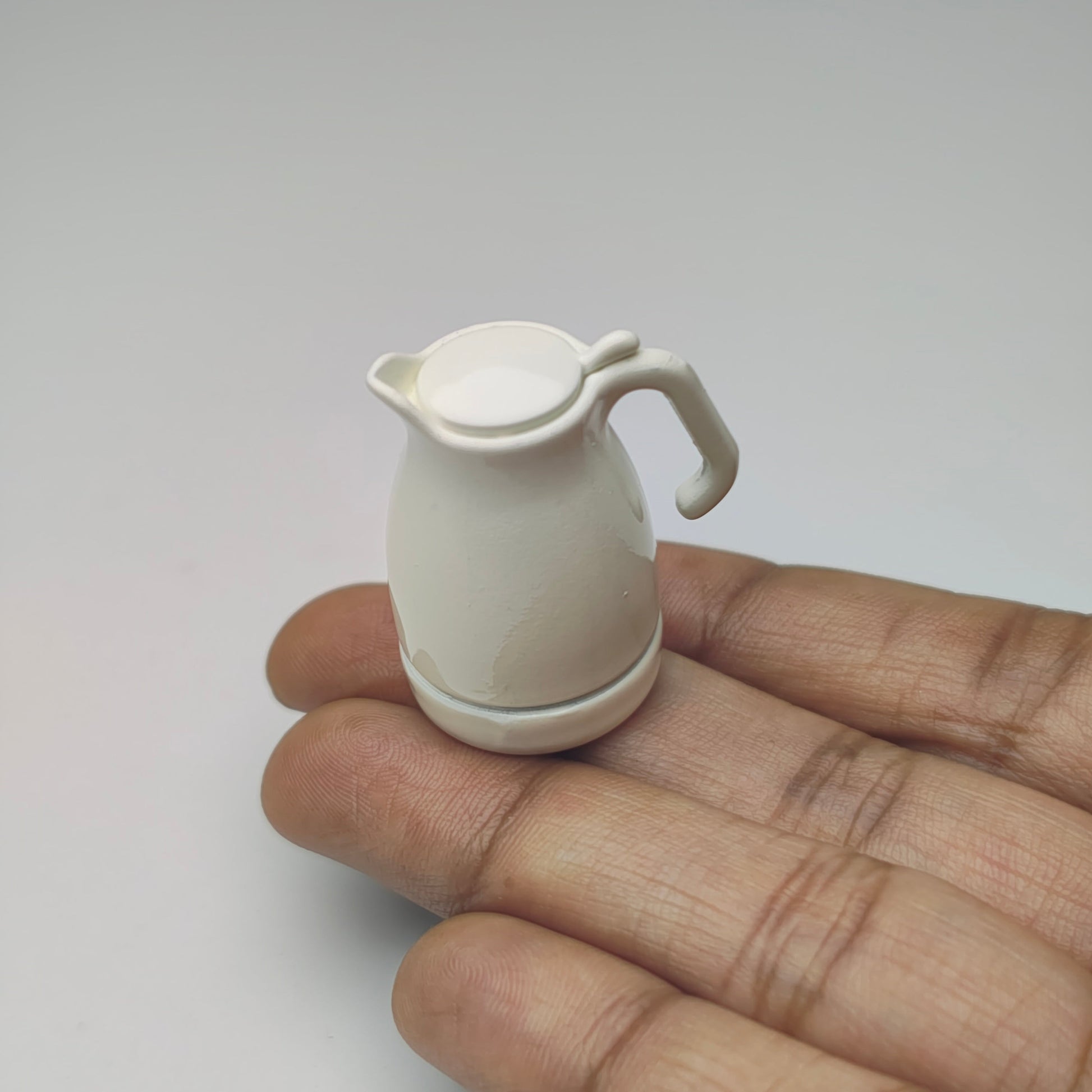 Milk_Jug_with_Lid_and_Saucer_image_2