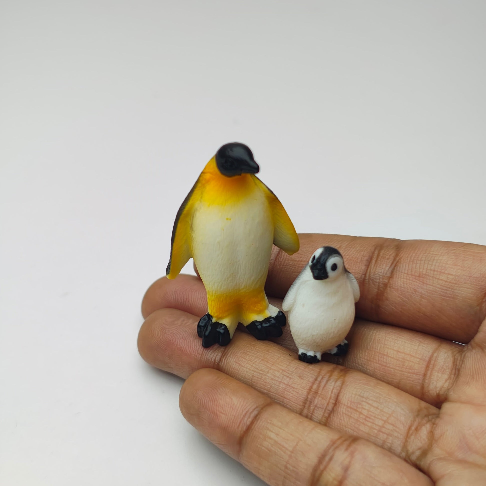 Penguin_with_Kid_image_1