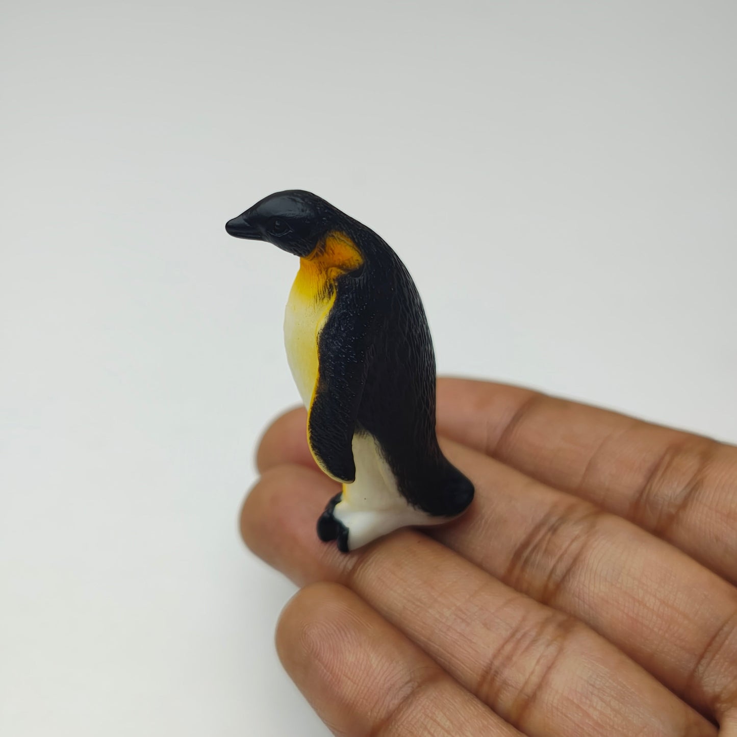 Penguin_with_Kid_image_3