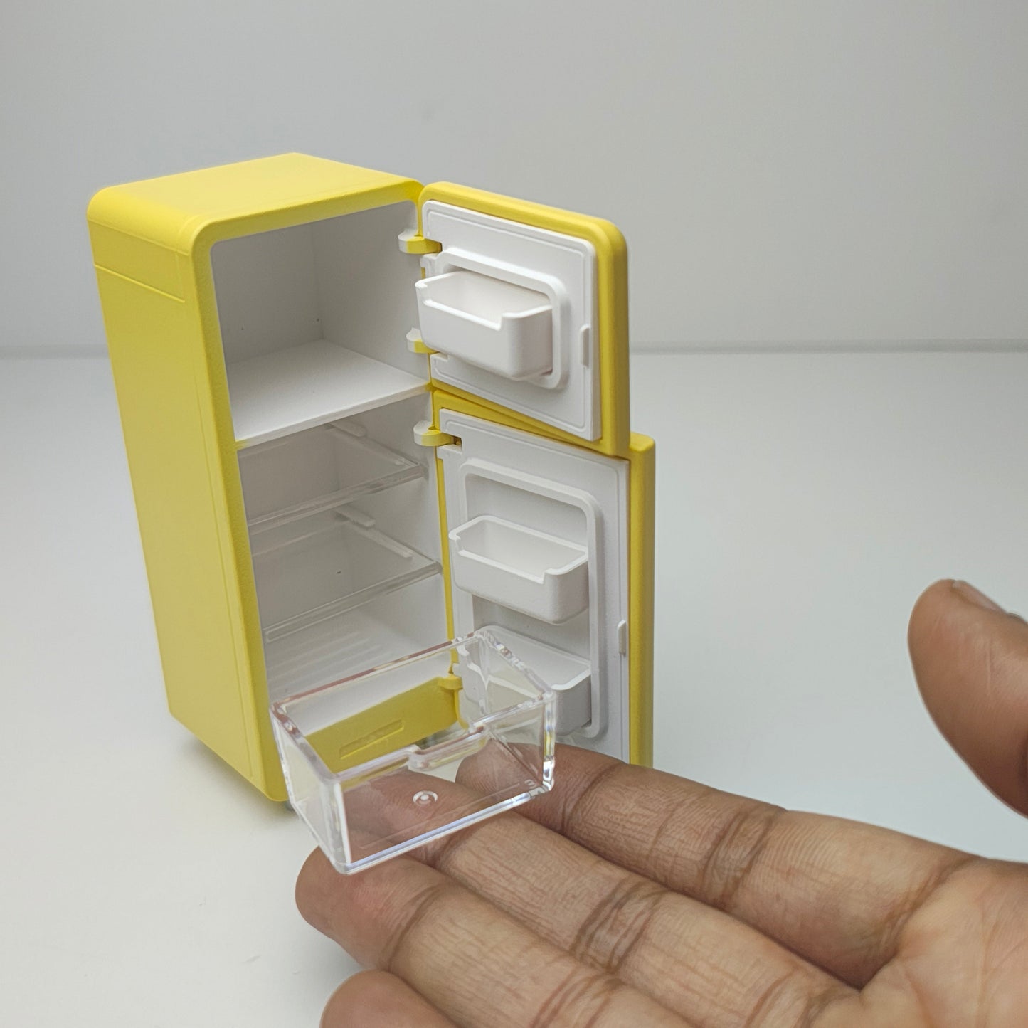Refrigerator_with_freezer_image_4