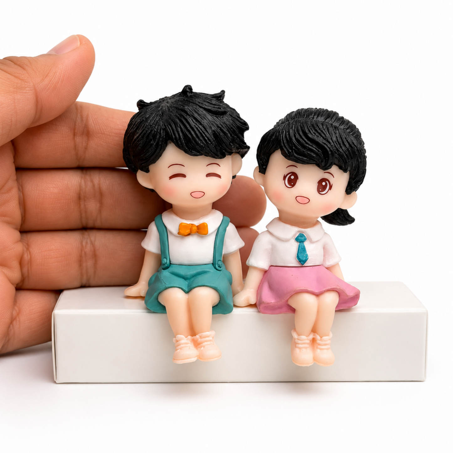Relaxing_Couple_Figurine_image_1