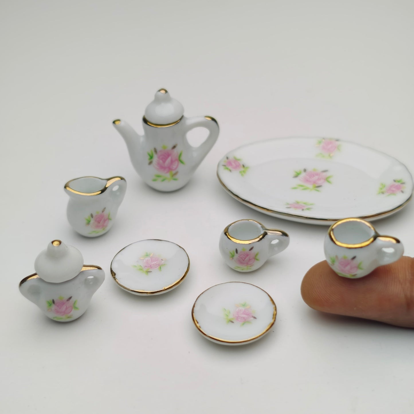 Rose_Pattern_Tea_Set_image_1