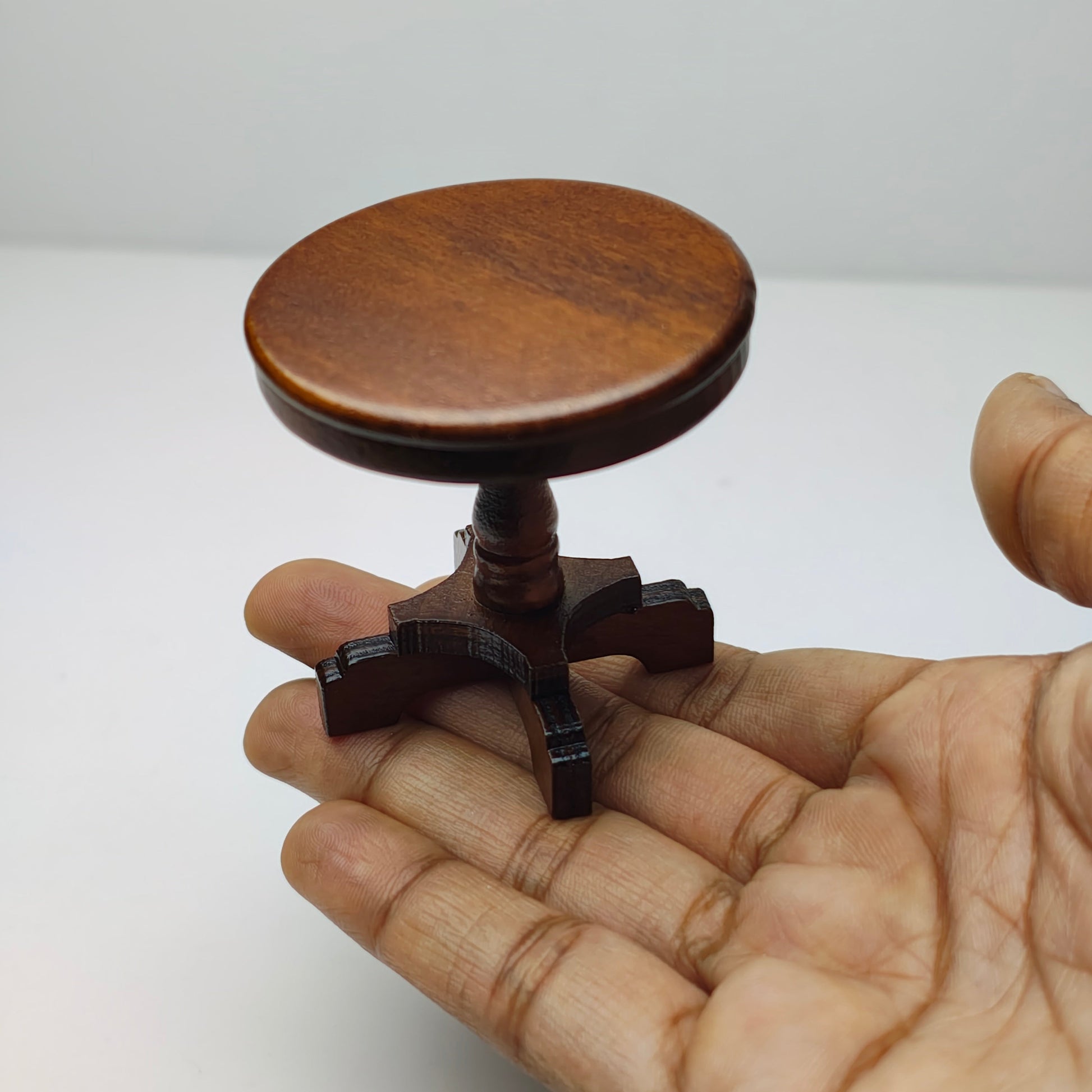 Round_Table_image_2