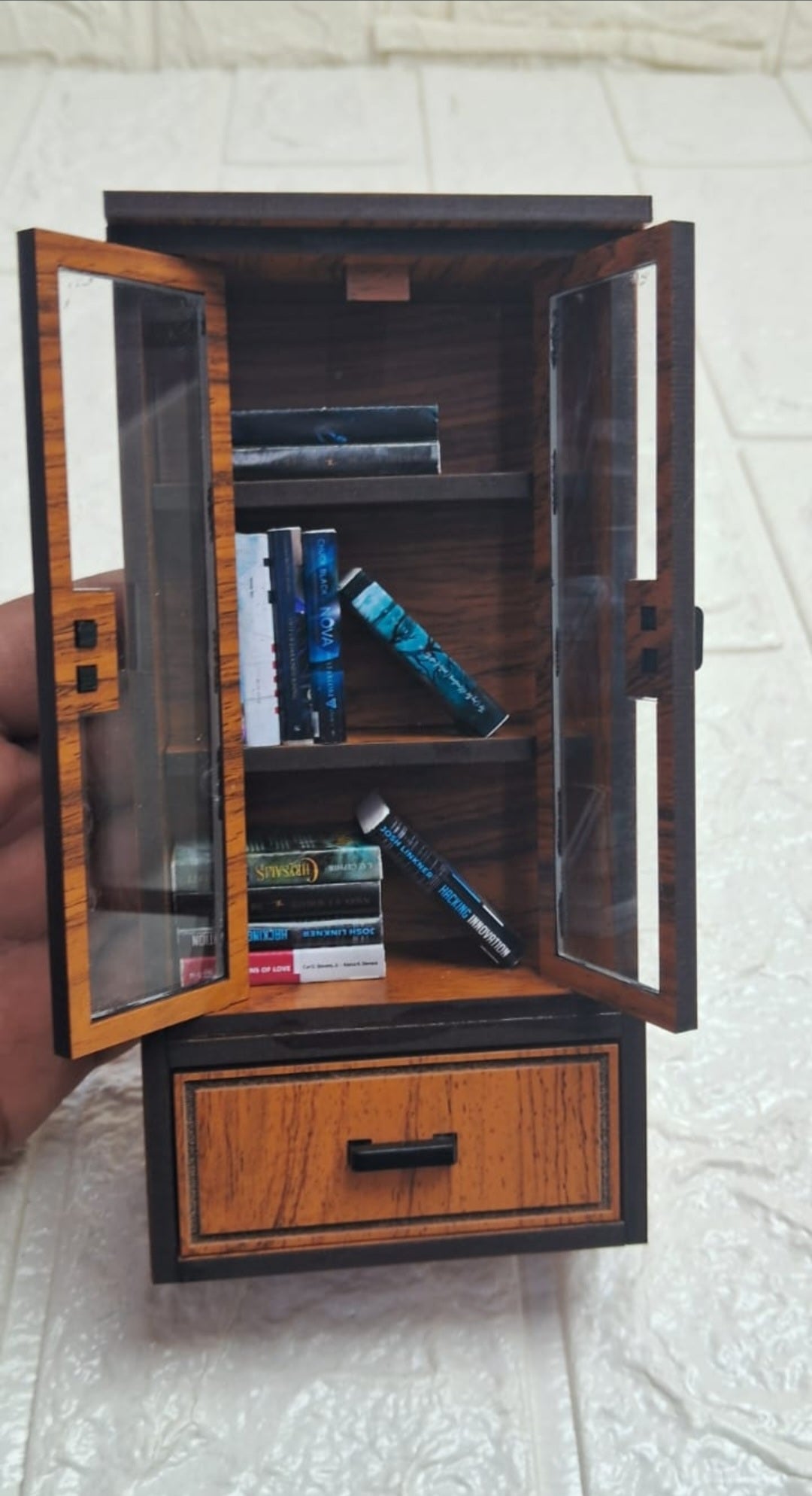 Miniature library