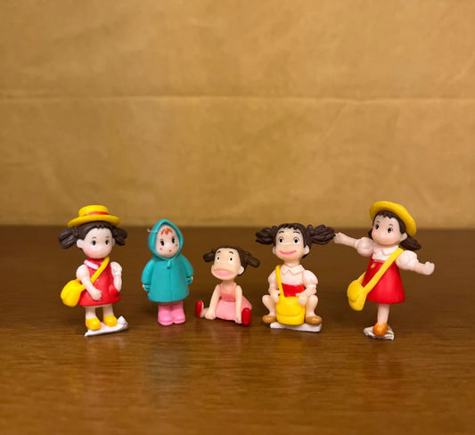 Tiny girl per piece