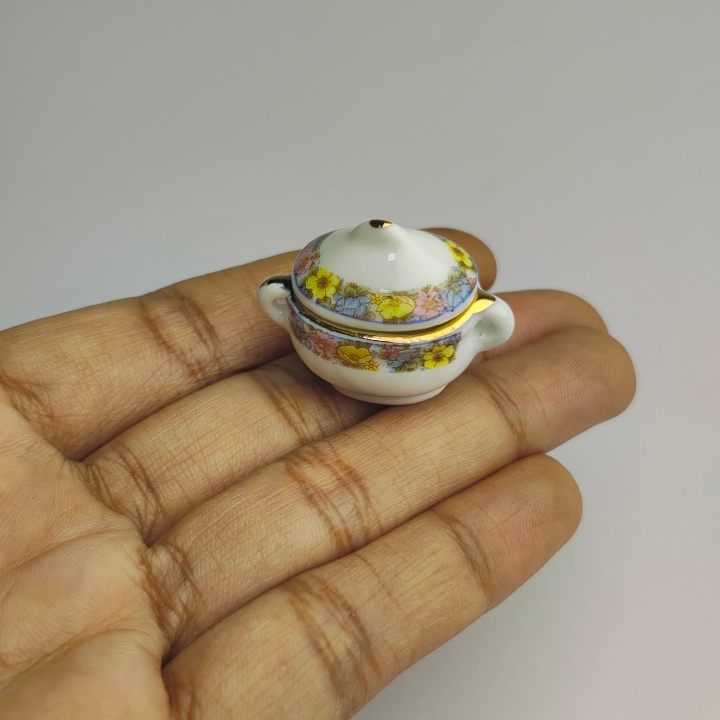 Serving_Bowl_with_Lid_image_1