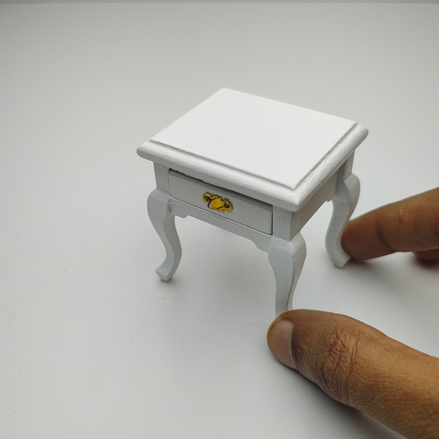 Victoria_Side_Table_with_Drawer_image_2
