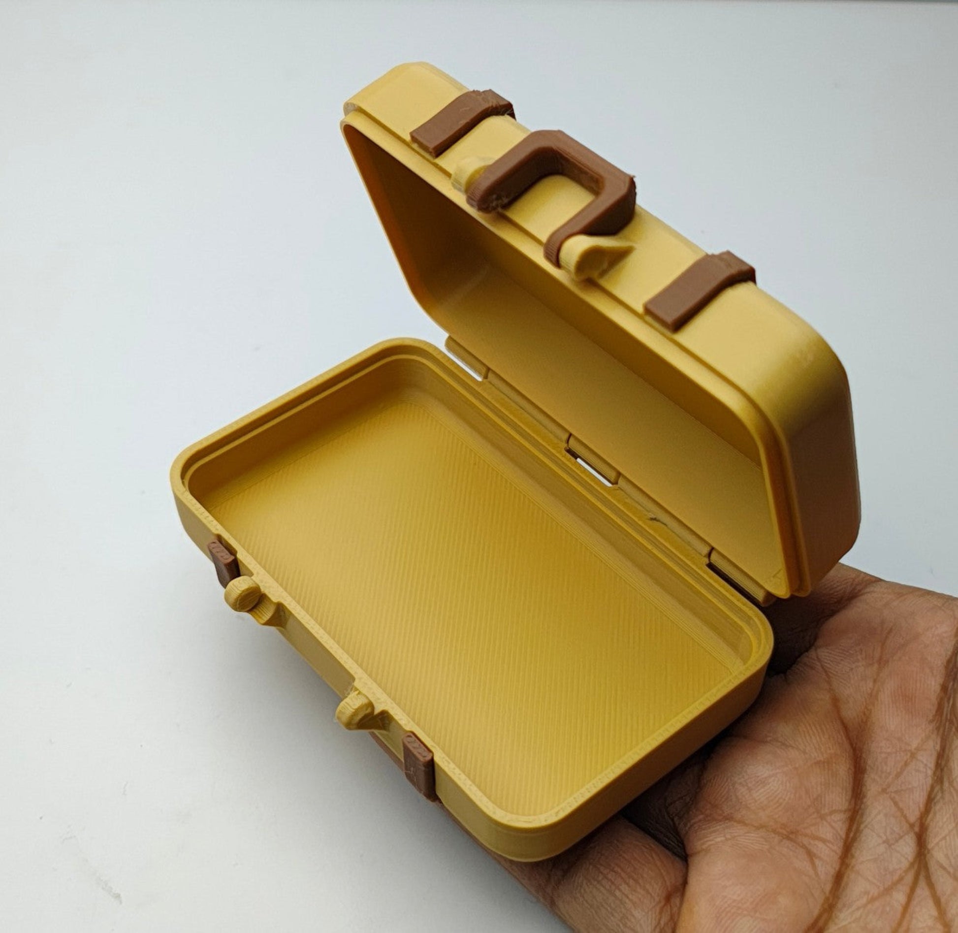 Vintage_Suitcase_image_3