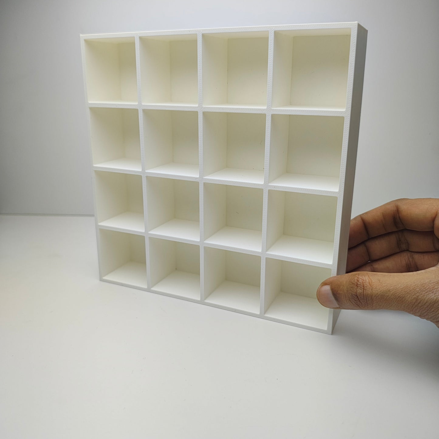 Wooden_16-Grid_Storage_Shelf_image_1