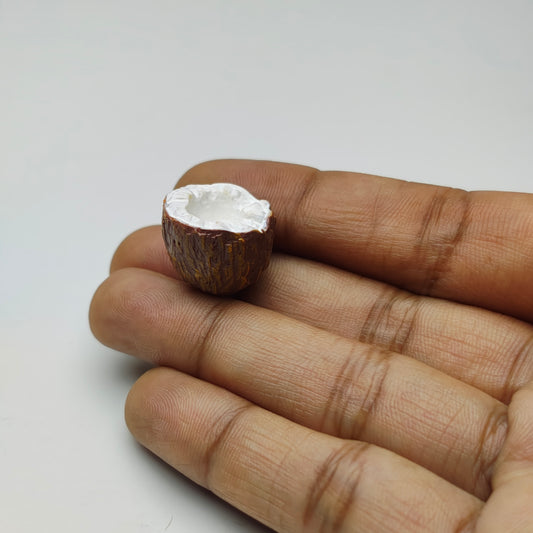Coconut half per piece