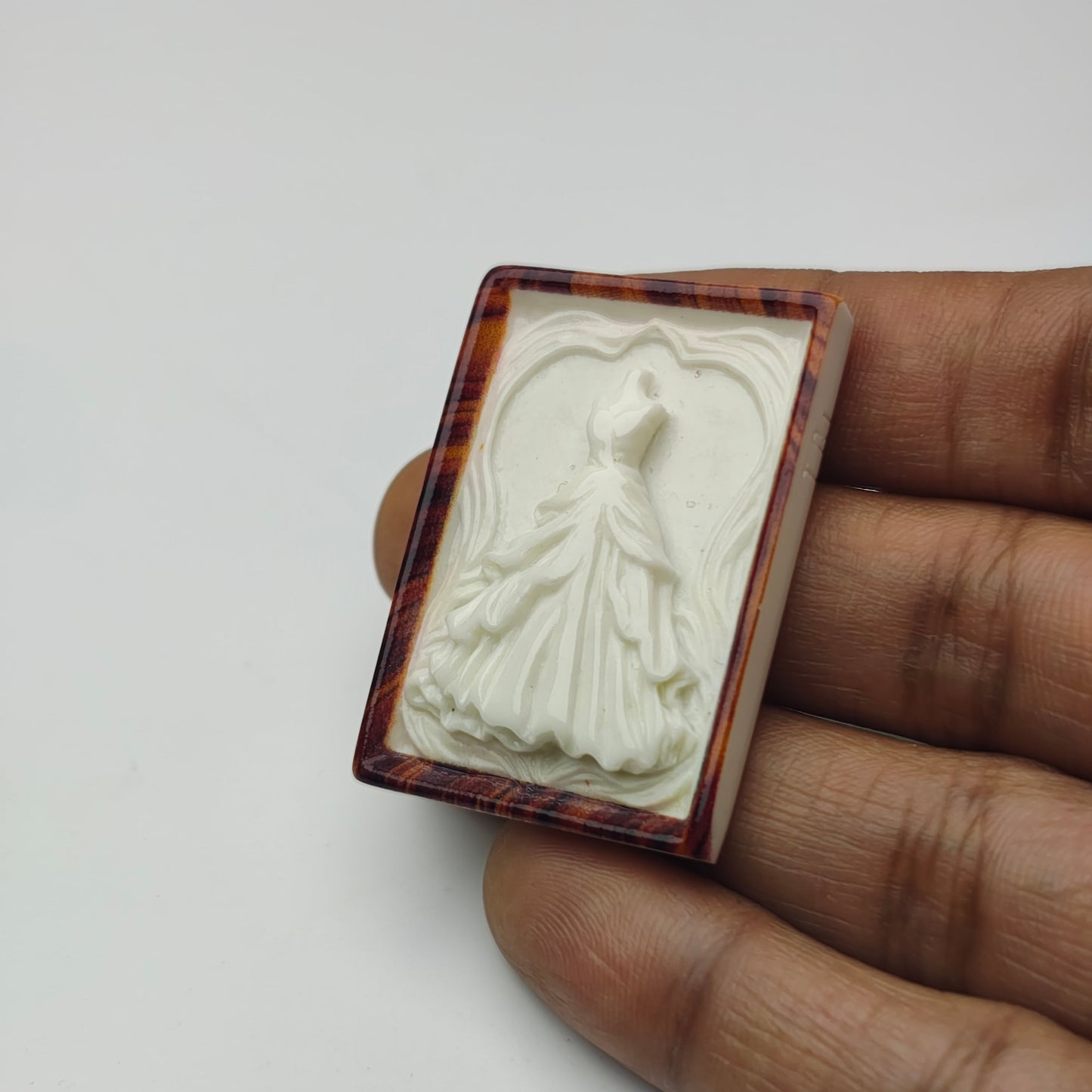 Meniqueen Frame