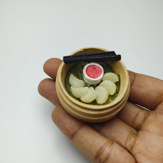 Momos