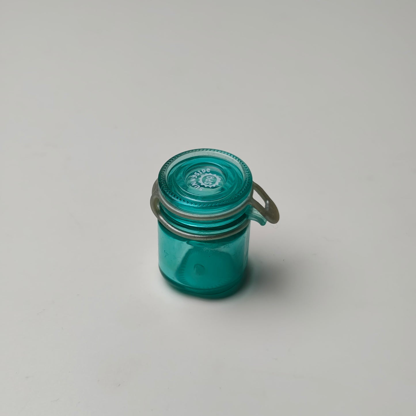 Miniature container