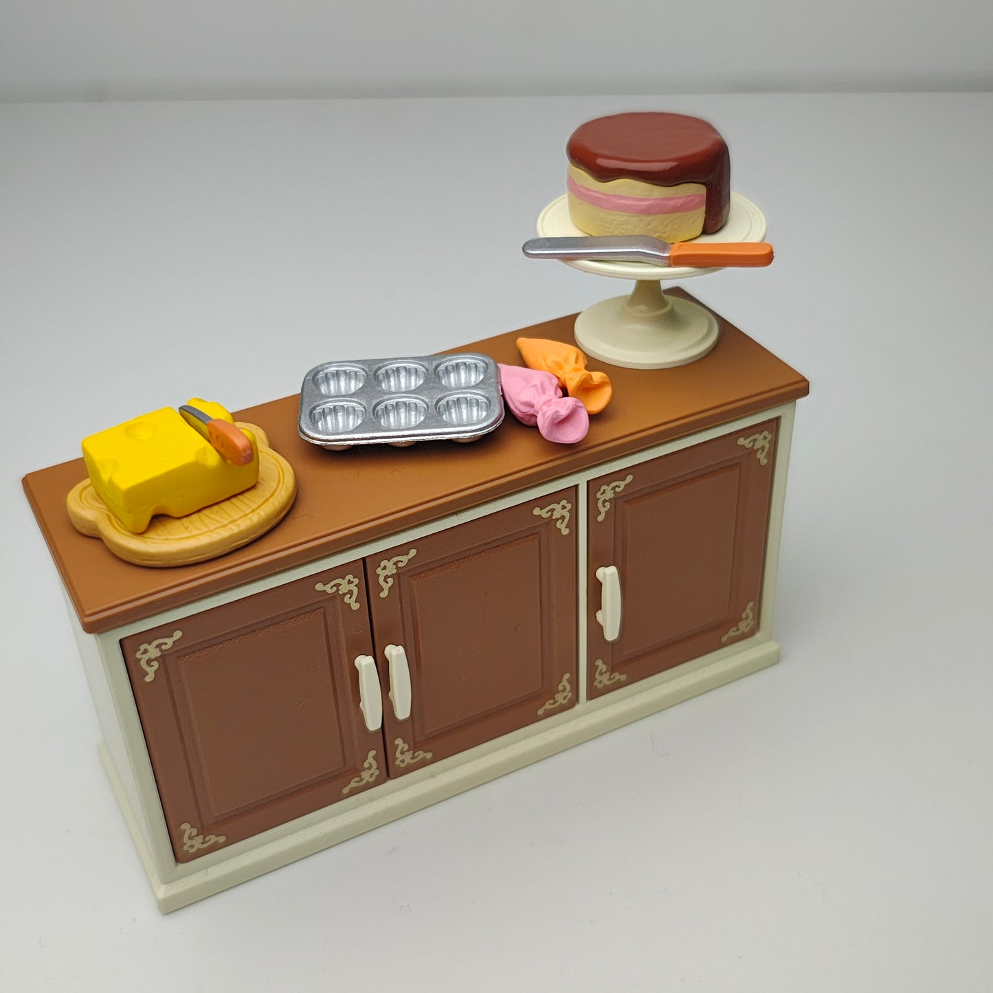 Cake Baking Cabinet Set