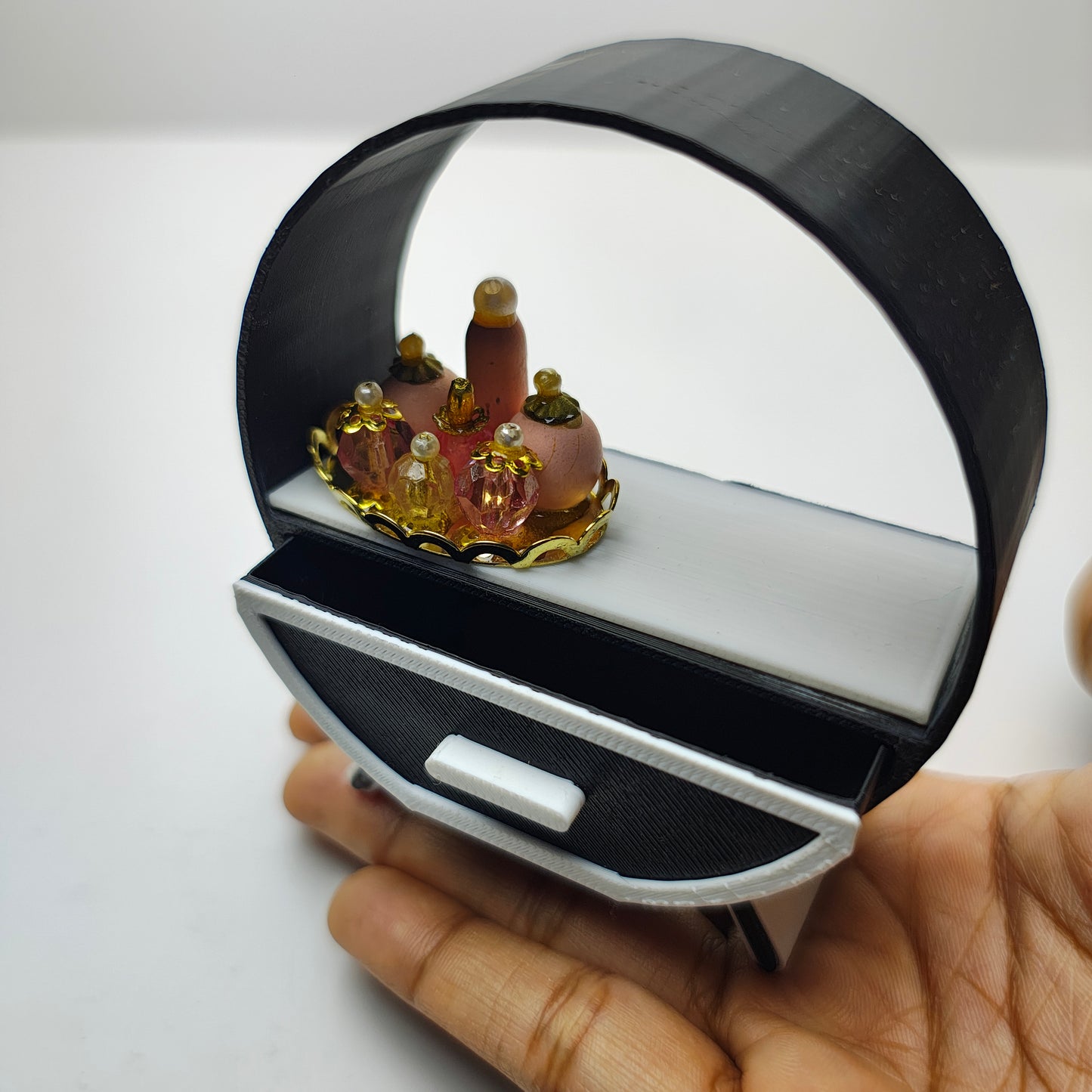 Modern Dressing Table