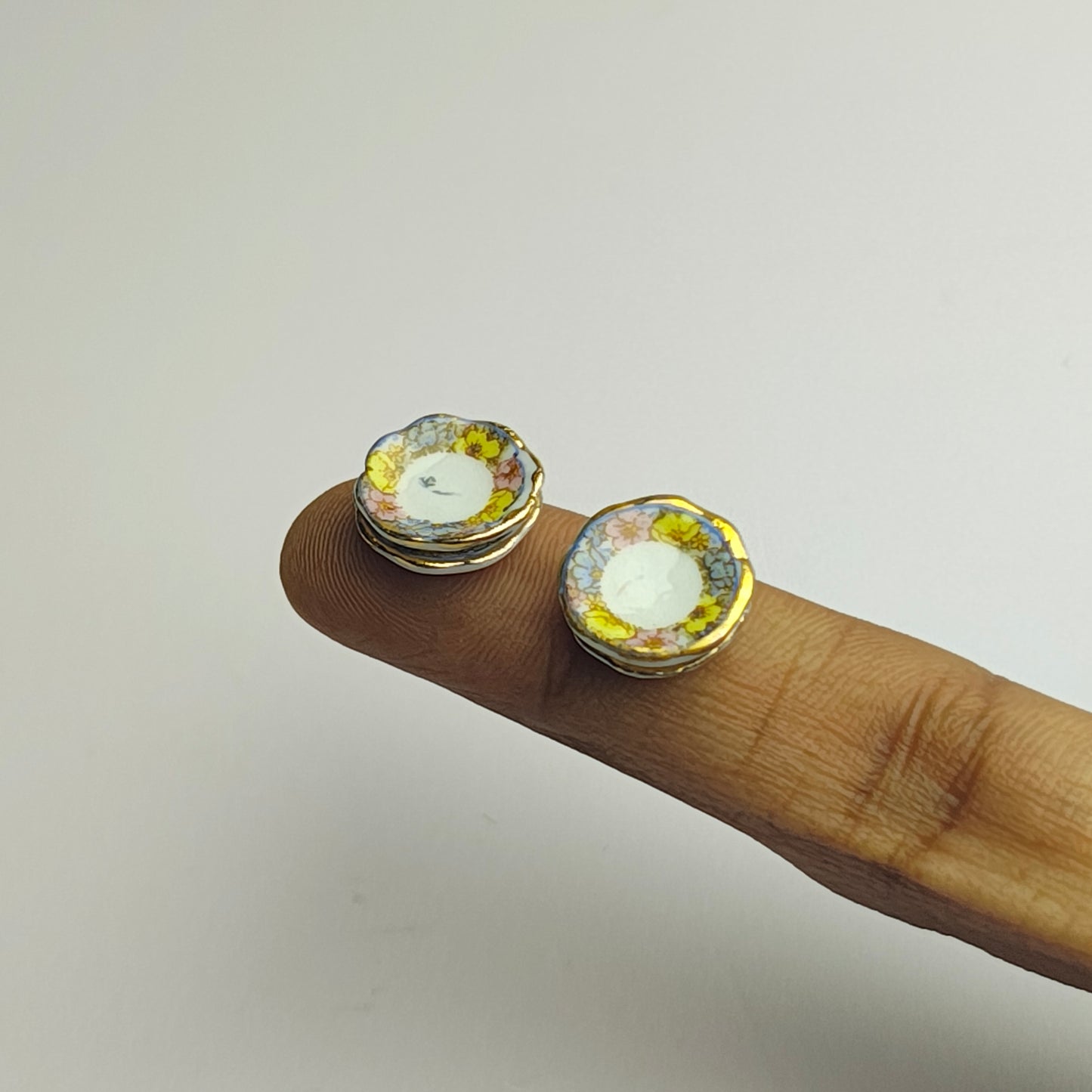 Tiny plate